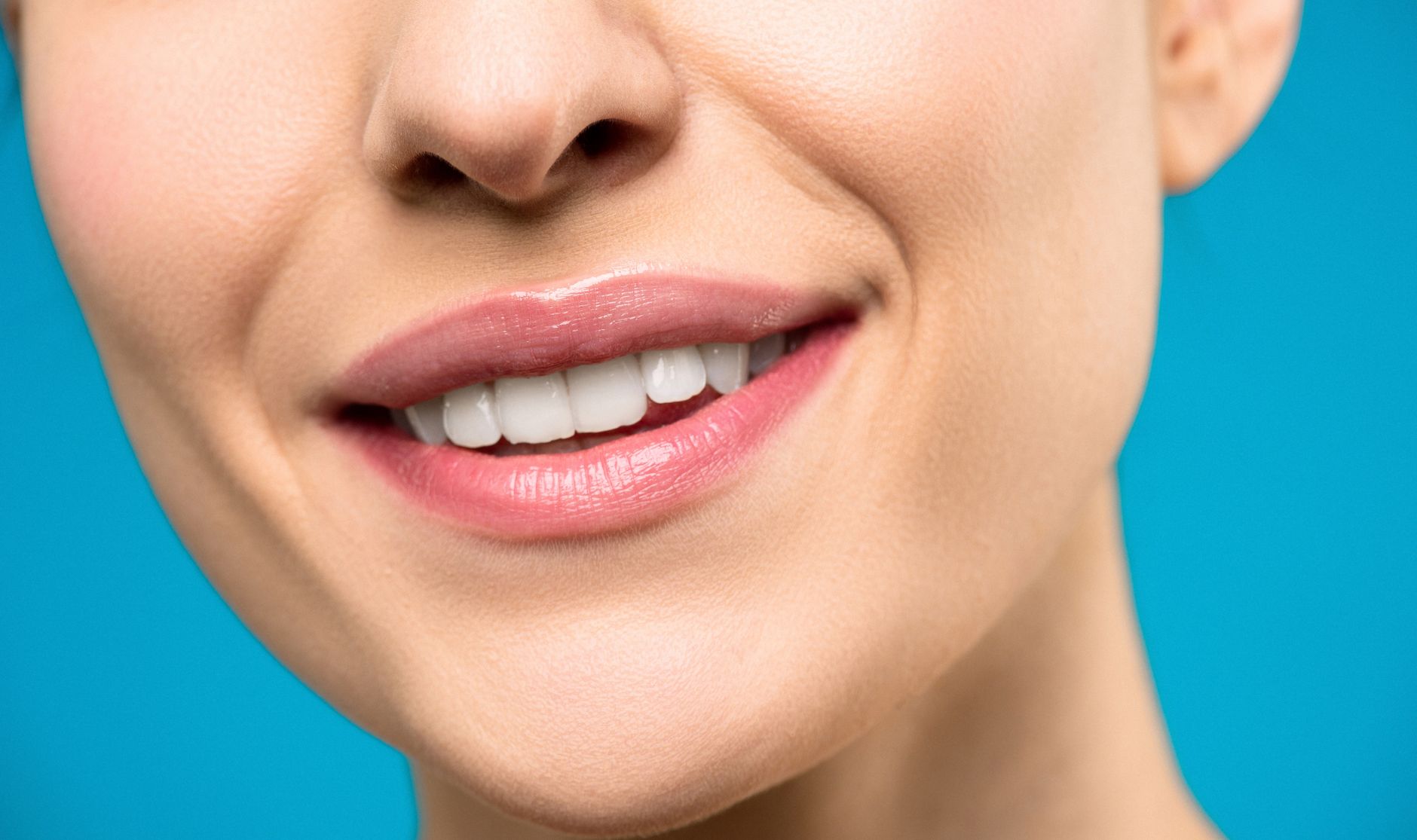 Hollywood-Smile-Makeover im Ausland: Was in einer vollständigen Neugestaltung tatsächlich steckt